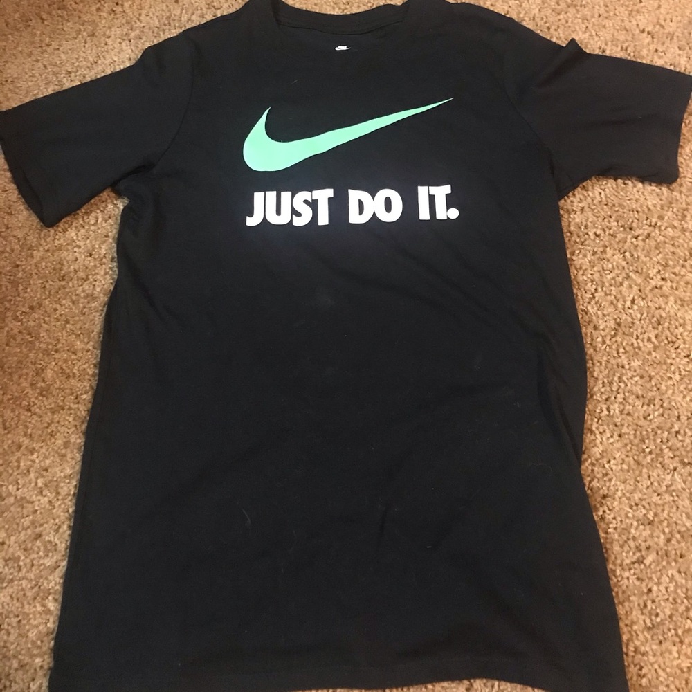Nike tee